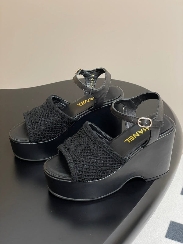 CC 25S Sandalo con zeppa piccola e suola spessa 10 cm Nero intrecciato 247606