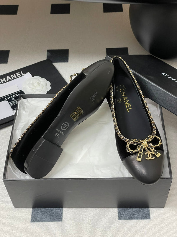 CC 25S 20mm Chain Bow Single Flat Black Velvet Sheepskin 247652