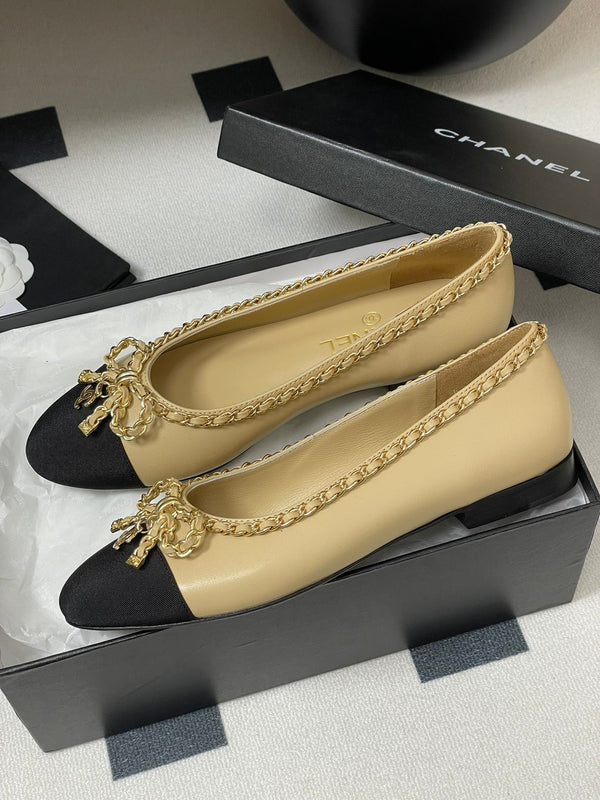 CC 25S 20mm Chain Bow Single Flat Beige Sheepskin Black Grosgrain 247654