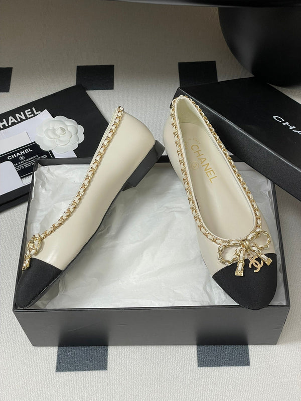 CC 25S 20mm Chain Bow Single Flat White Sheepskin Black Grosgrain 247655