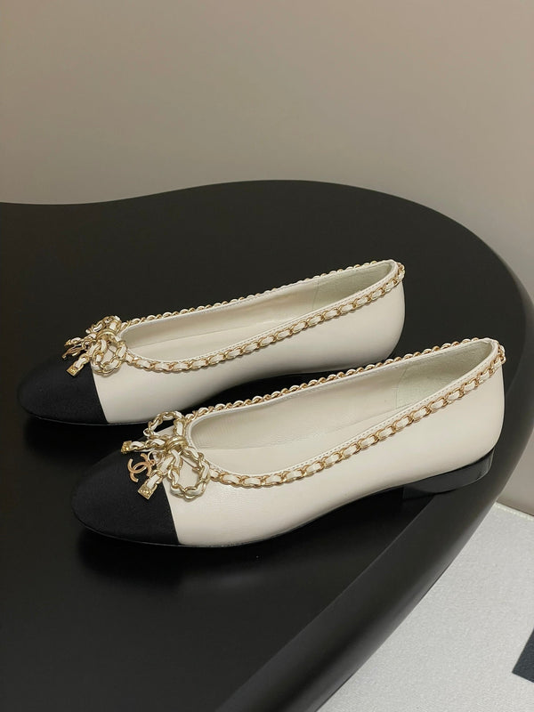 CC 25S 20mm Chain Bow Single Flat White Sheepskin Black Grosgrain 247655