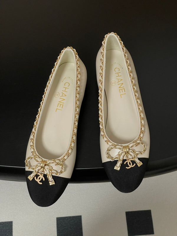 CC 25S 20mm Chain Bow Single Flat White Sheepskin Black Grosgrain 247655