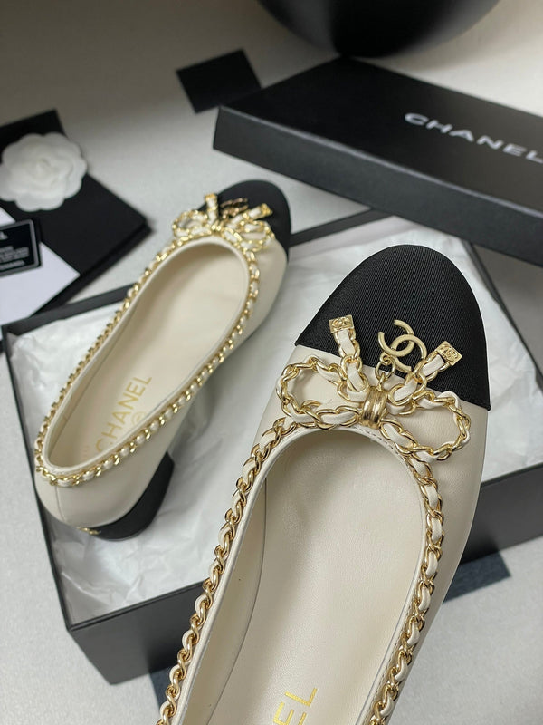 CC 25S 60mm Chain Bow Single Pumps White Sheepskin Black Grosgrain 247663