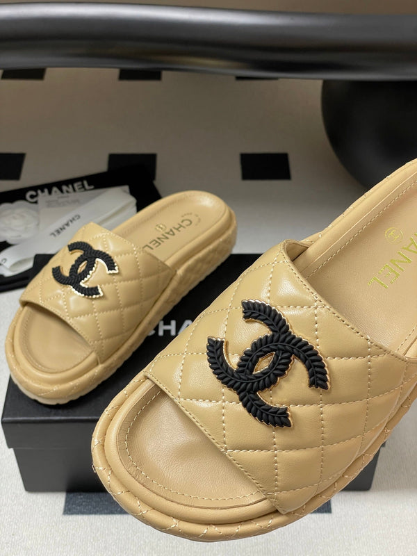 CC 25SS Double C Buckle Thick-soled Mule Sandals Beige Lambskin 319709