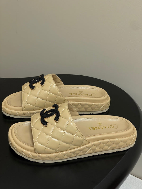 CC 25SS Double C Buckle Thick-soled Mule Sandals Beige Lambskin 319709