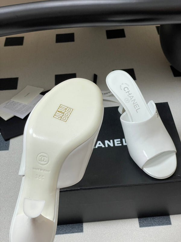 CC 26 Fish Mouth Honey High Heel Slippers 85mm White Patent Leather 319759