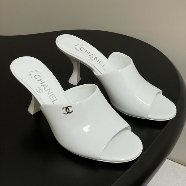 CC 26 Fish Mouth Honey High Heel Slippers 85mm White Patent Leather 319759