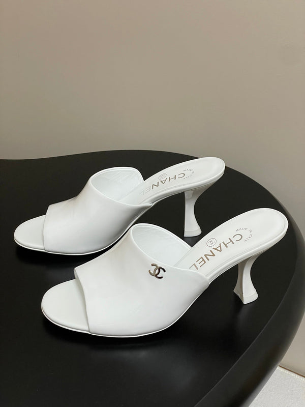 CC 26 Fish Mouth Honey High Heel Slippers 85mm White Patent Leather 319759