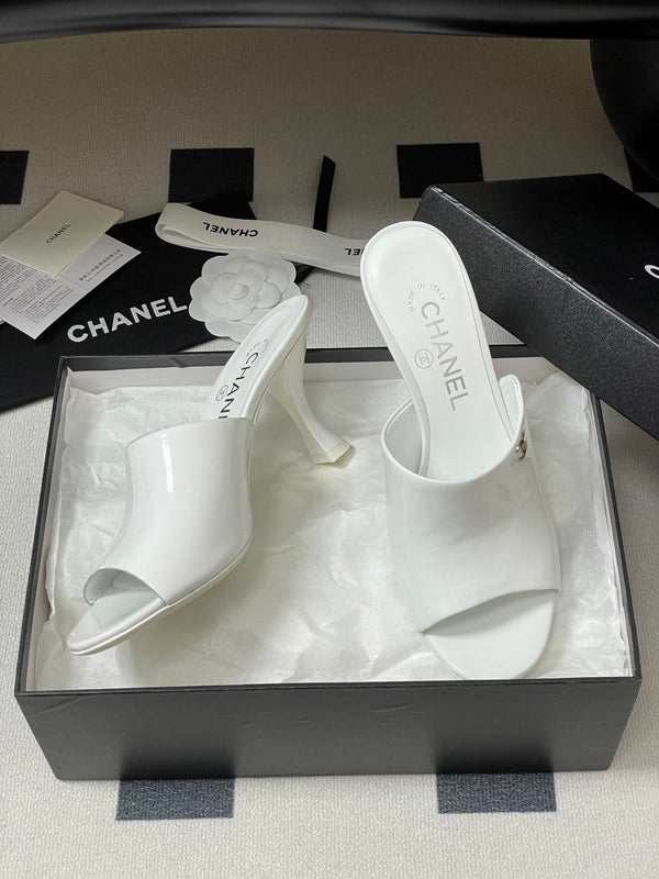 CC 26 Fish Mouth Honey High Heel Slippers 85mm White Patent Leather 319759