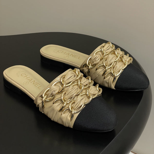 CC 25B Chain Closed Toe Flat Mule Beige Sheepskin 393888