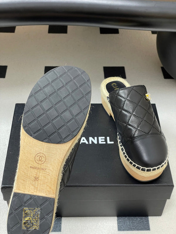 CC 25A Clog Slippers 40mm Black Quilted Lambskin 393951