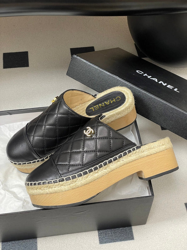 CC 25A Clog Slippers 40mm Black Quilted Lambskin 393951