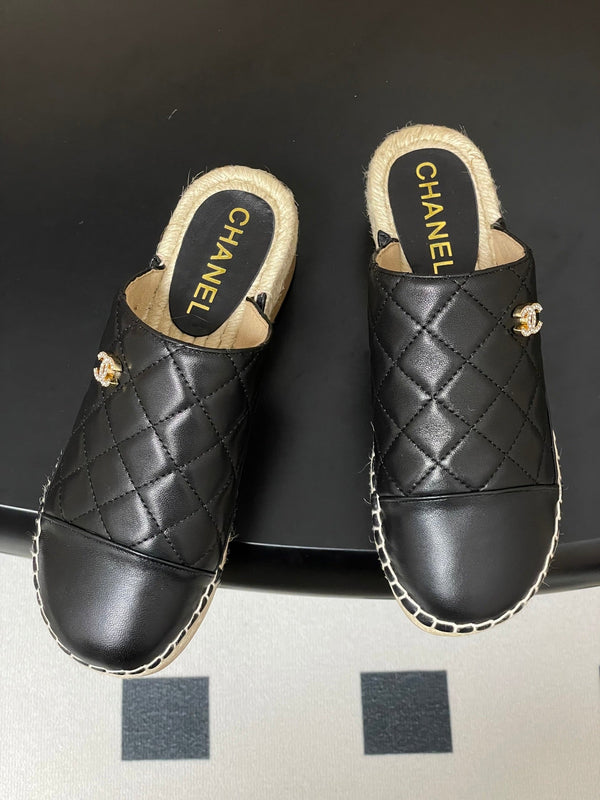 CC 25A Clog Slippers 40mm Black Quilted Lambskin 393951