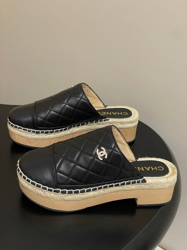 CC 25A Clog Slippers 40mm Black Quilted Lambskin 393951