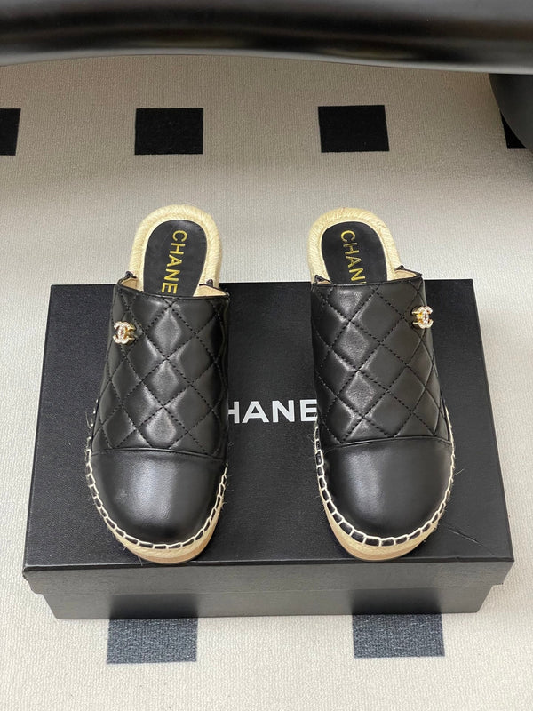 CC 25A Clog Slippers 40mm Black Quilted Lambskin 393951