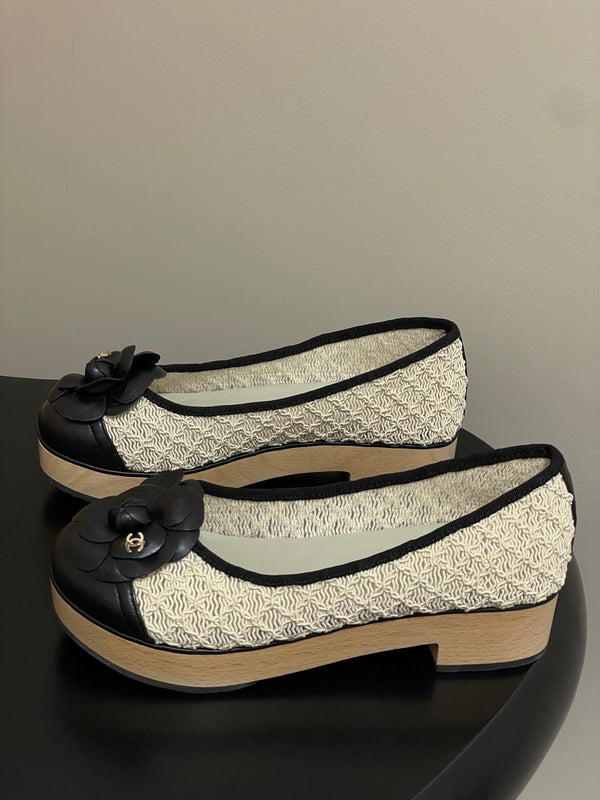 CC 25A Camelia Thick-Soled Shoe 40mm Ivory Lace Mix Black Sheepskin 393957