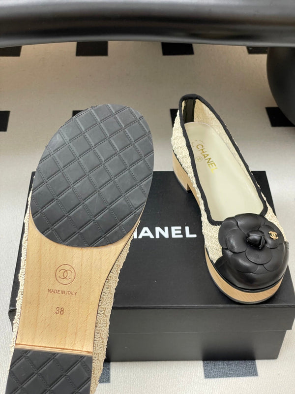 CC 25A Camelia Thick-Soled Shoe 40mm Ivory Lace Mix Black Sheepskin 393957