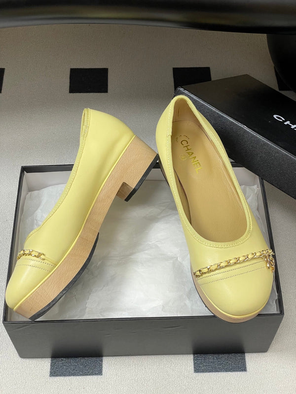 CC 25A Chain CC Thick-Soled Shoe 40mm Pastel Yellow Sheepskin 393952