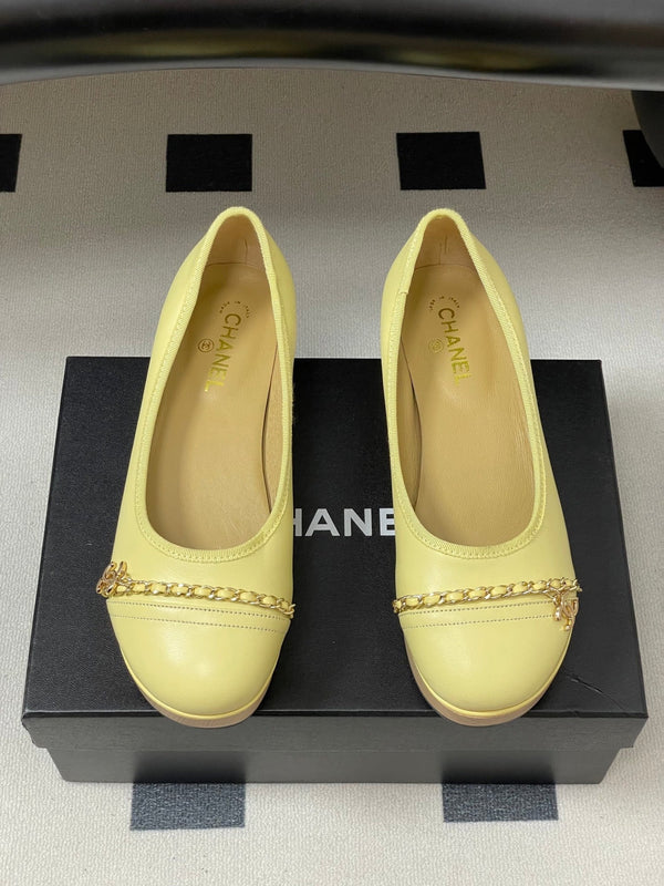 CC 25A Chain CC Thick-Soled Shoe 40mm Pastel Yellow Sheepskin 393952