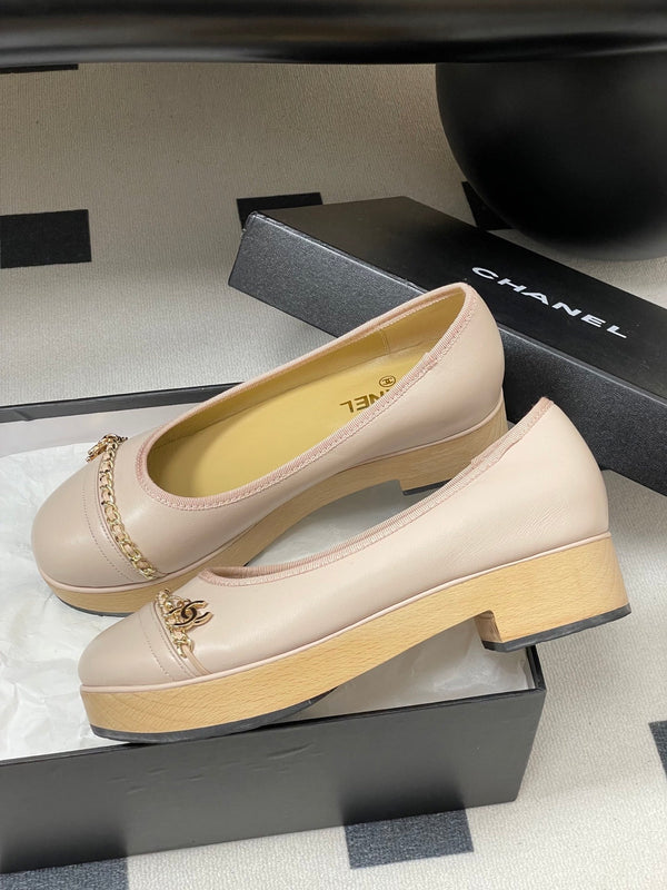 CC 25A Chain CC Thick-Soled Shoe 40mm Light Pink Sheepskin 393953