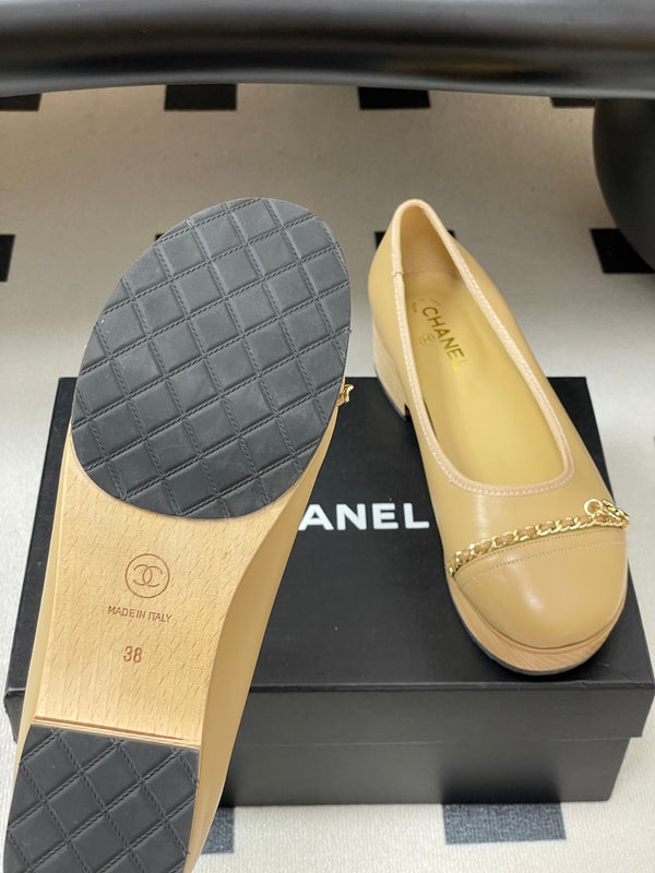 CC 25A Chain CC Thick-Soled Shoe 40mm Beige Sheepskin 393954