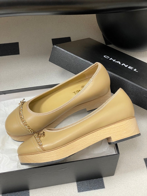 CC 25A Chain CC Thick-Soled Shoe 40mm Beige Sheepskin 393954