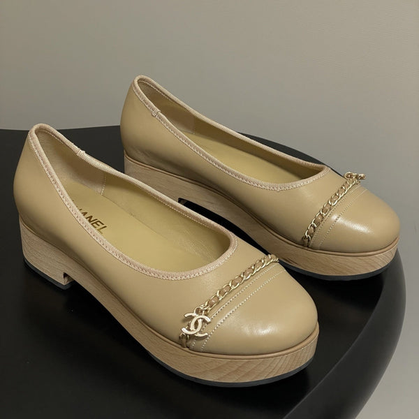 CC 25A Chain CC Thick-Soled Shoe 40mm Beige Sheepskin 393954