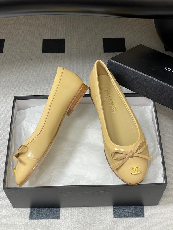 CC 25A Small Bow Ballet Flats Beige Sheepskin 393965