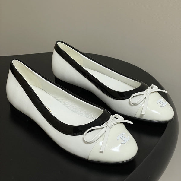 CC 25A Small Bow Ballet Flats White Mix Black Sheepskin 393966