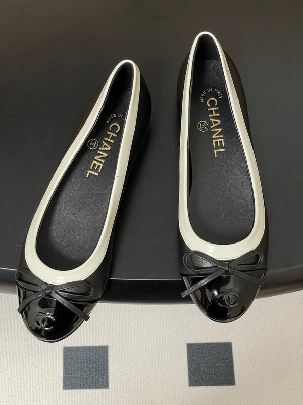 CC 25A Small Bow Ballet Flats Black Mix White Sheepskin 393967