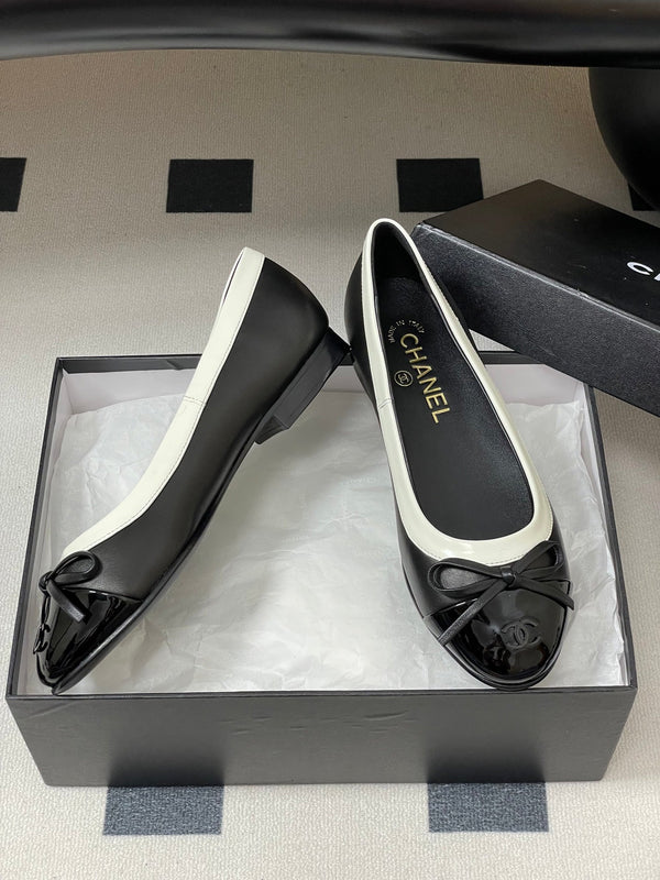 CC 25A Small Bow Ballet Flats Black Mix White Sheepskin 393967