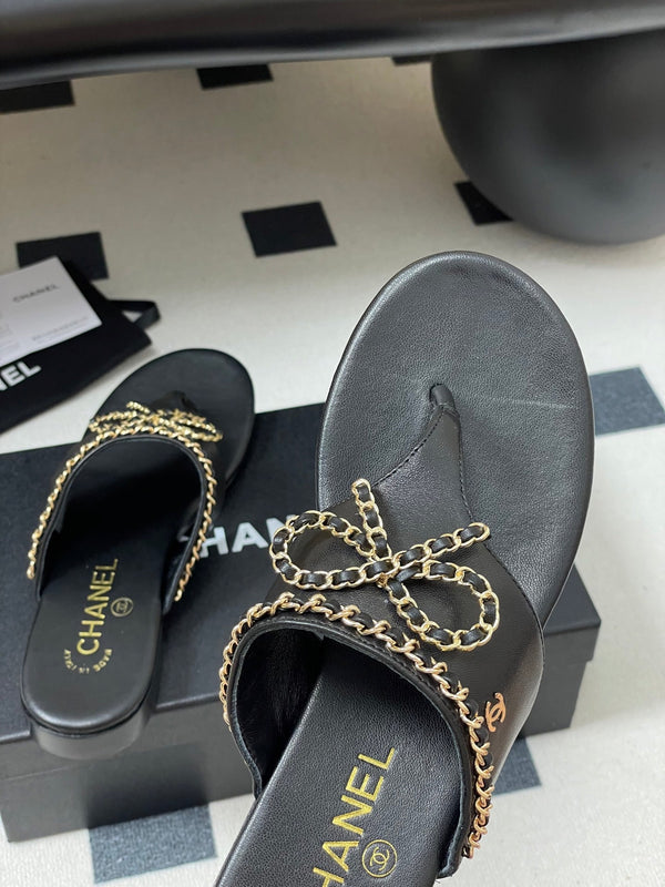 CC 25B Chain Bow Flip-flops Black Sheepskin 393987
