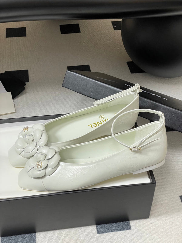 CC 25s Métiers d'art Ballerine 10mm Pelle di vacchetta bianca 413308