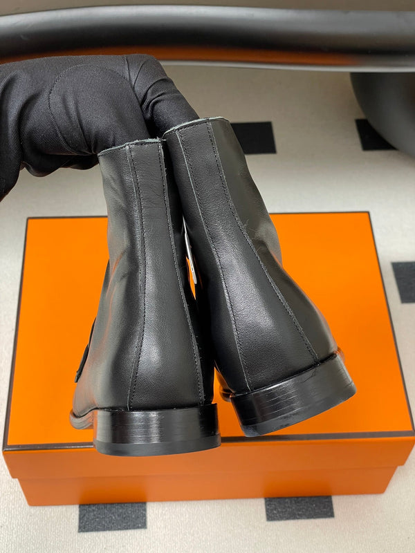 HM Short Boots 25mm Kelly Buckle Black Sheepskin