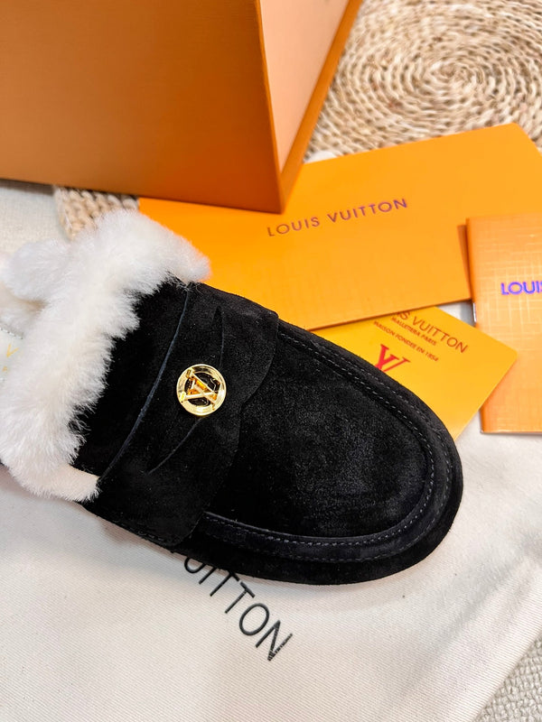 ZOCCOLI LV COZY FLAT COMFORT IN CAMOSCIO NERO E FODERA IN SHEARLING