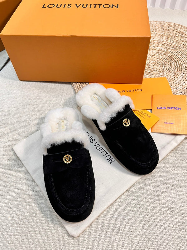 ZOCCOLI LV COZY FLAT COMFORT IN CAMOSCIO NERO E FODERA IN SHEARLING