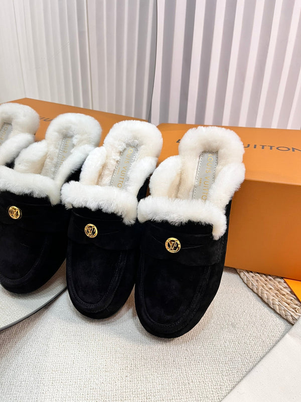 ZOCCOLI LV COZY FLAT COMFORT IN CAMOSCIO NERO E FODERA IN SHEARLING