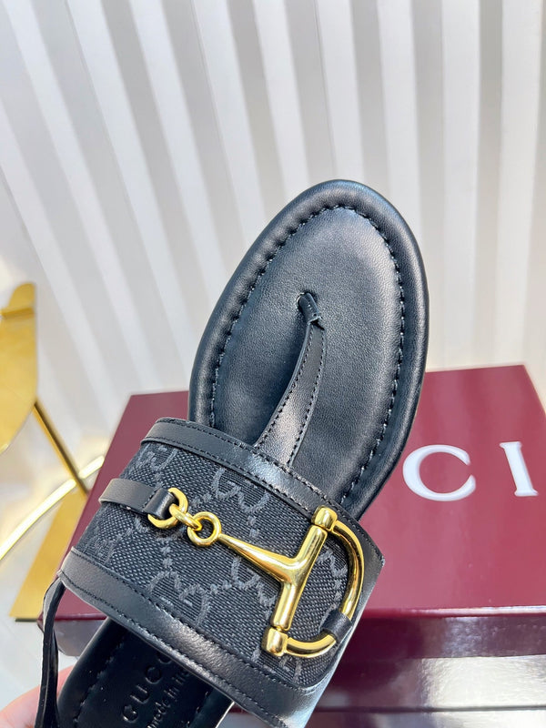 Sandali infradito GC Horsebit in tela nera e pelle di pecora 294539