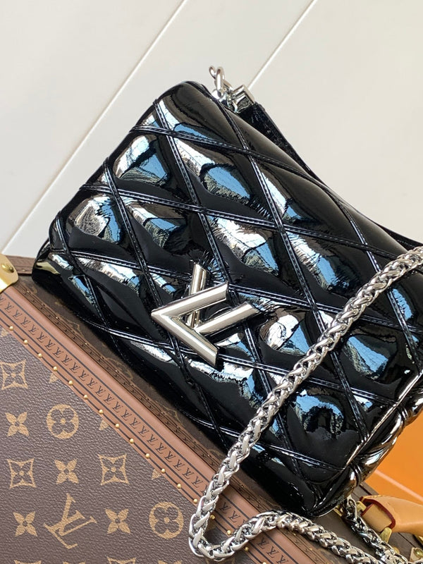 LV GO-14 MM 23cm Black Patent Leather Metal HW