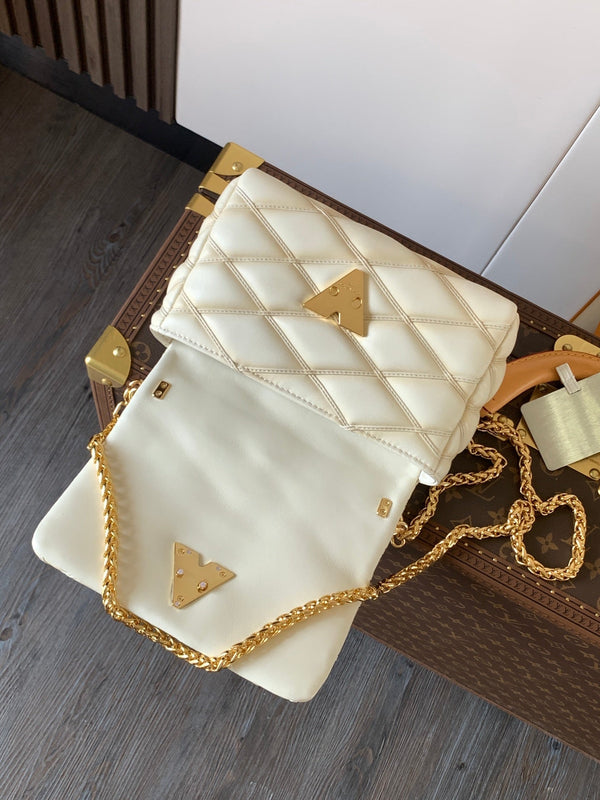 LV GO-14 MM 23cm Vanila Lambskin GHW