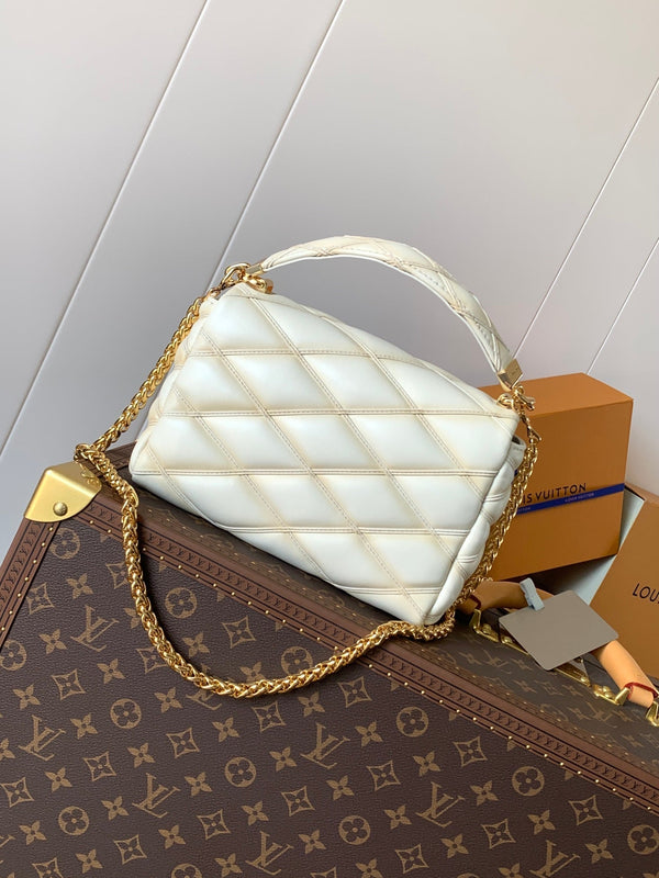 LV GO-14 MM 23cm Vanila Lambskin GHW