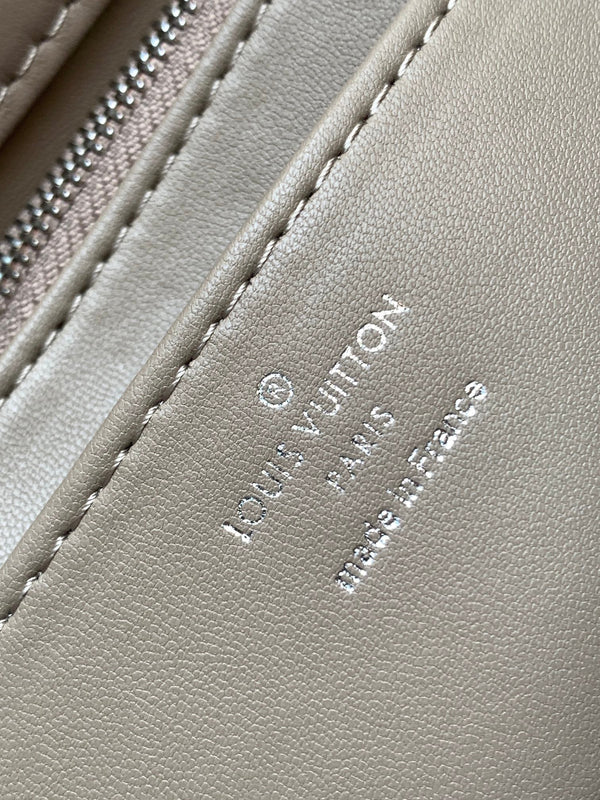 LV GO-14 MM 23cm Taupe Gray Lambskin Metal HW