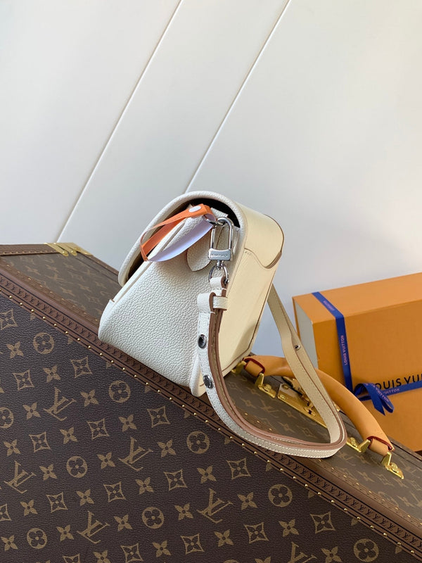 LV Buci Bag 24.5cm White Epi Leather 241088