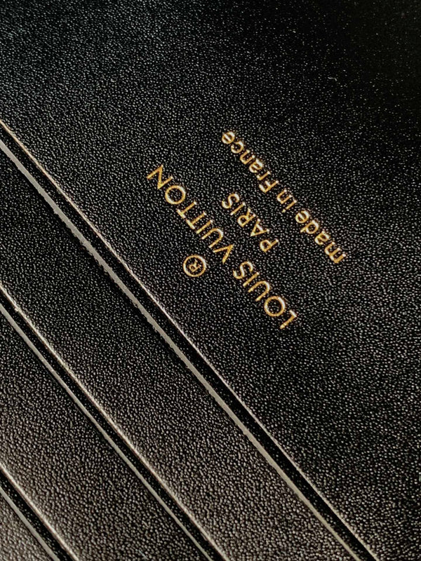 WALLET ON CHAIN CAPUCINES 23 IN BLACK SMOOTH CALFSKIN GOLD HARDWARE