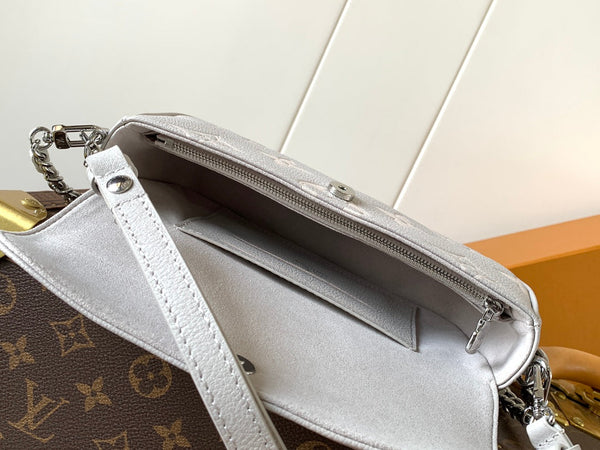 LV WOC 23.5cm Brume Gray Embossed Cowhide Metal HW