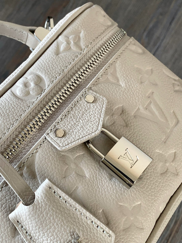 LV Vanity Chain Pouch 19cm Brume Gray Embossed Cowhide Metal HW