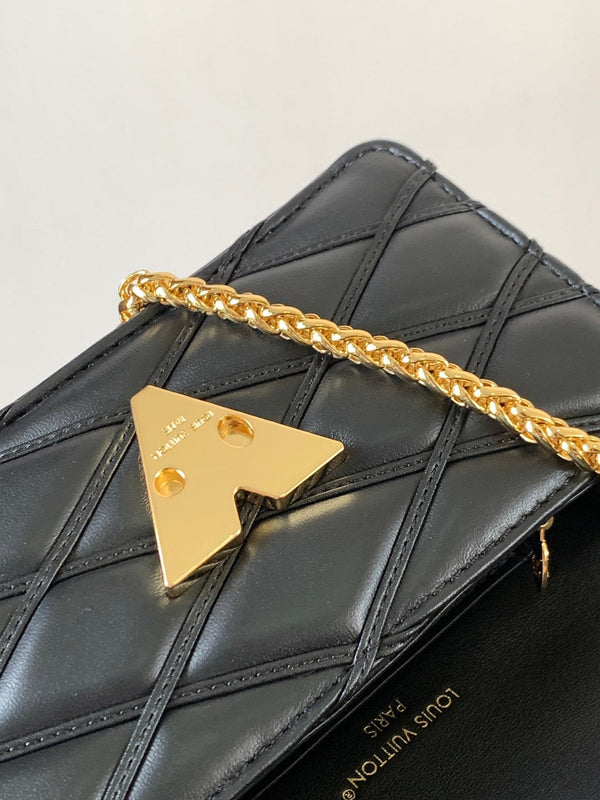 LV WOC Go-14 20cm Black Sheepskin GHW