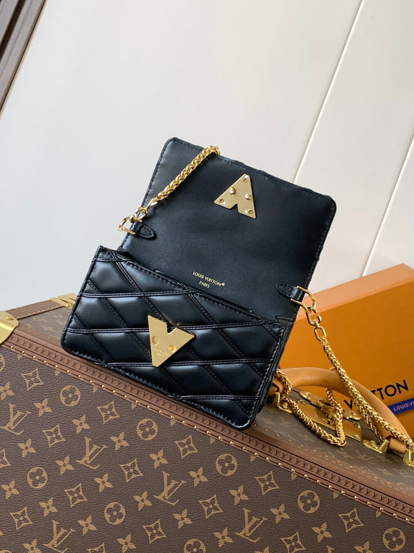 LV WOC Go-14 20cm Black Sheepskin GHW