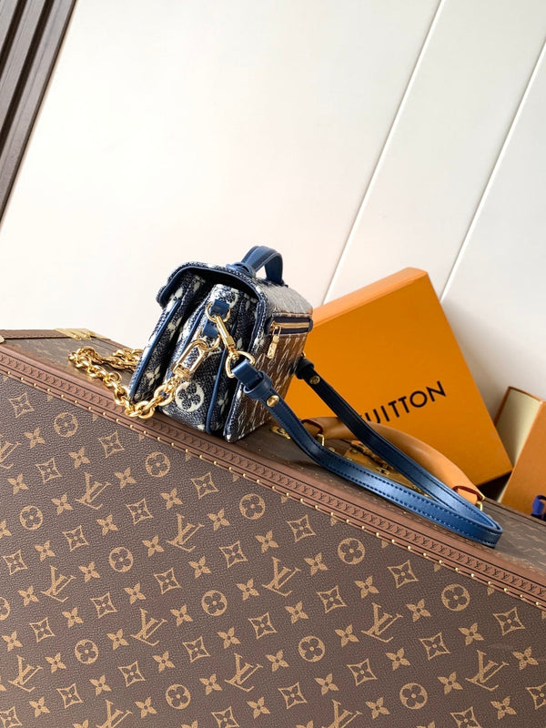 LV Pochette Métis East West 21.5cm Blue Monogram Canvas GHW