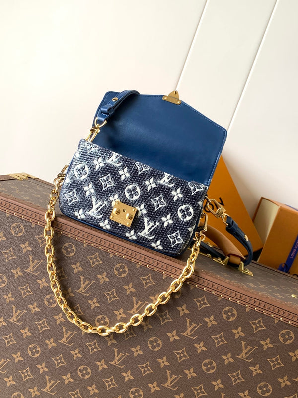 LV Pochette Métis East West 21.5cm Blue Monogram Canvas GHW